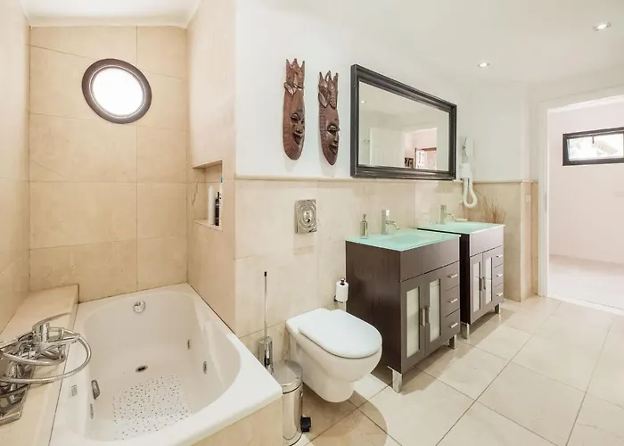 Belvilla By Oyo Aloe 别墅